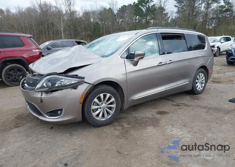 2017 Chrysler Pacifica Touring-L из США, поврежденный, VIN 2C4RC1BG6HR564428